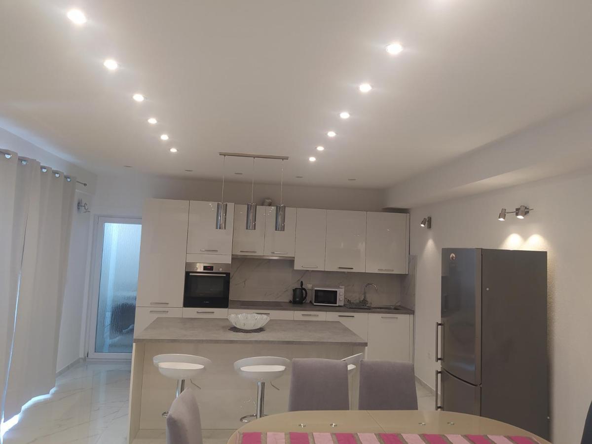 Apartmani Trubi 3 Vodice Esterno foto