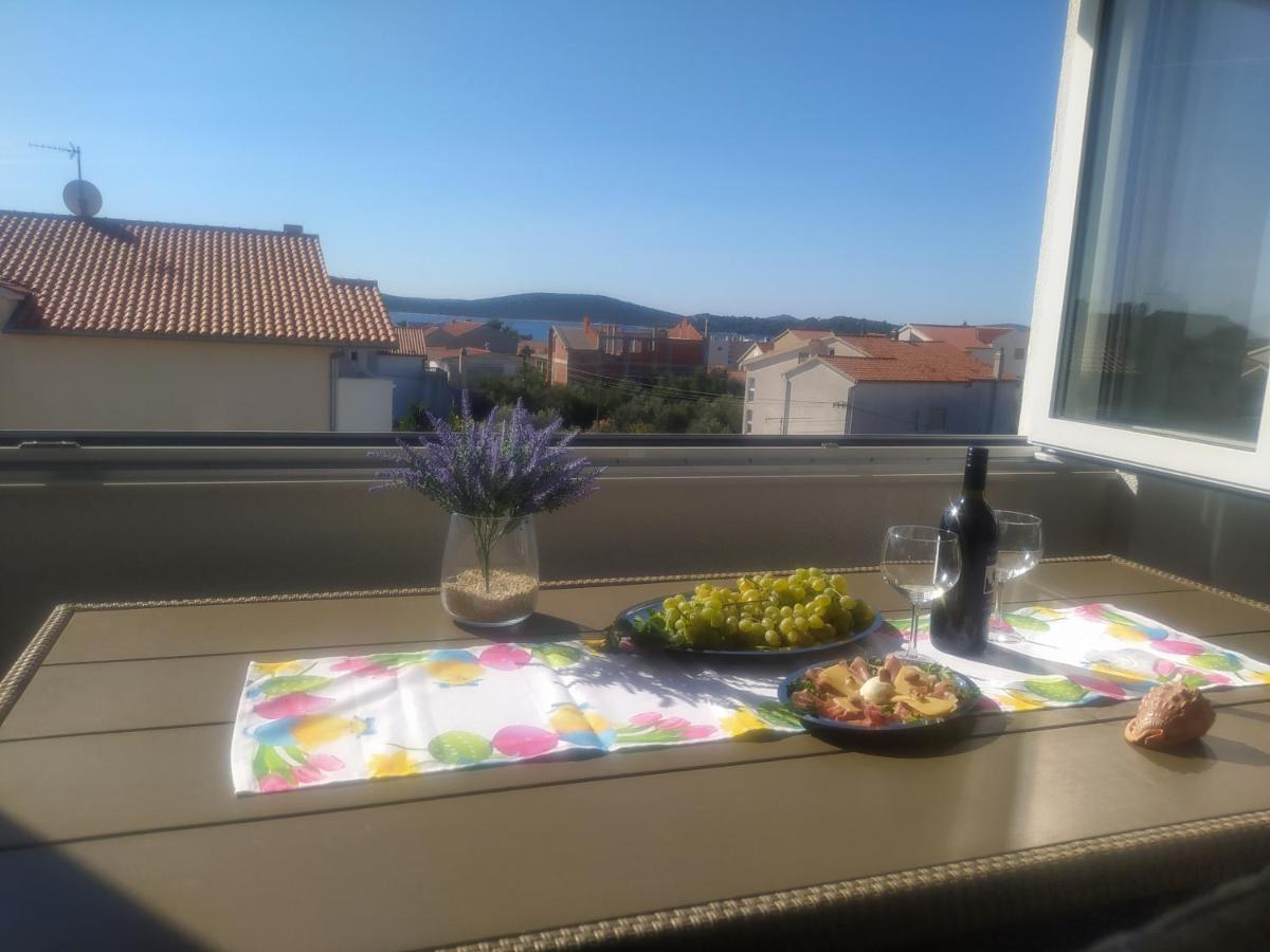 Apartmani Trubi 3 Vodice Esterno foto