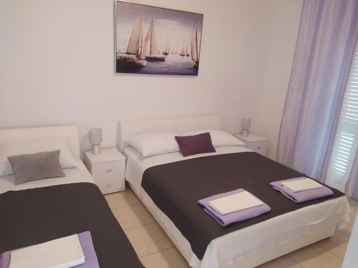 Apartmani Trubi 3 Vodice Esterno foto