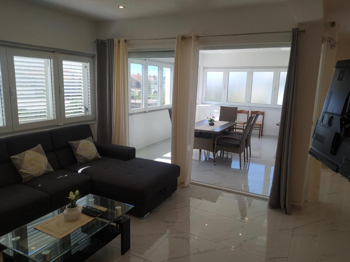 Apartmani Trubi 3 Vodice Esterno foto