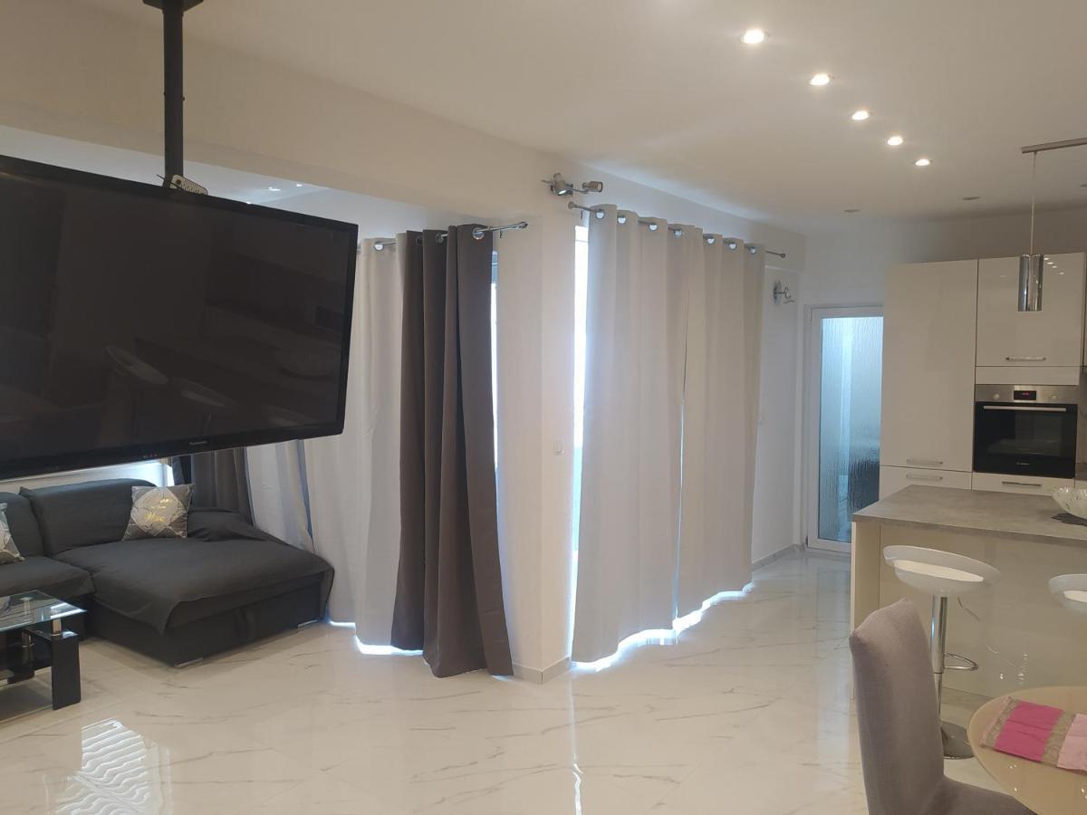 Apartmani Trubi 3 Vodice Esterno foto