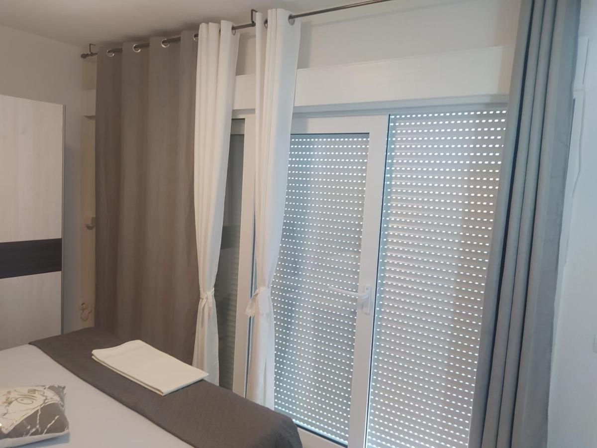 Apartmani Trubi 3 Vodice Esterno foto