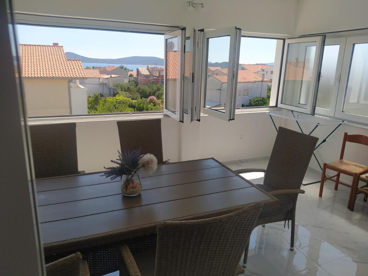 Apartmani Trubi 3 Vodice Esterno foto