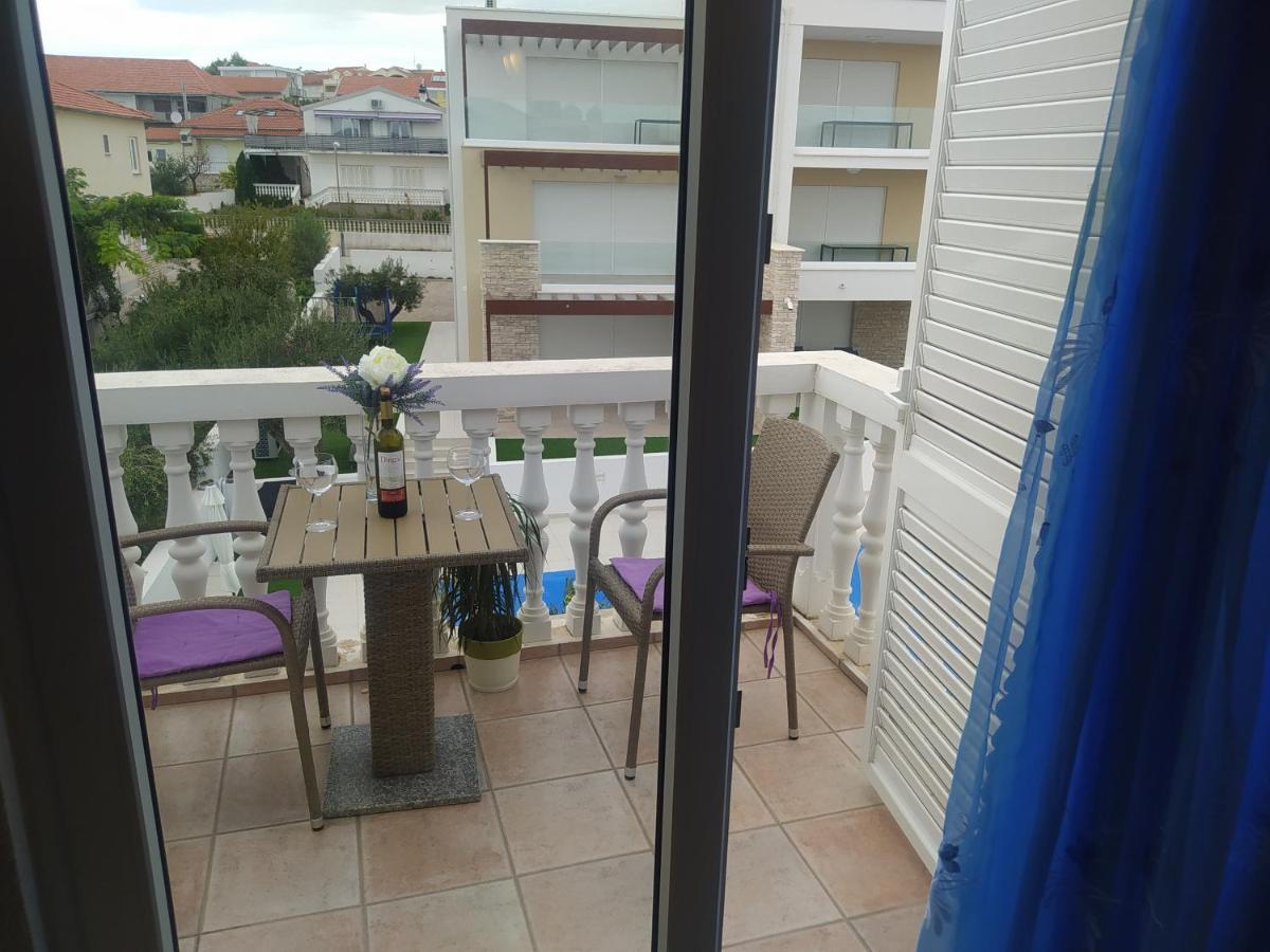 Apartmani Trubi 3 Vodice Esterno foto