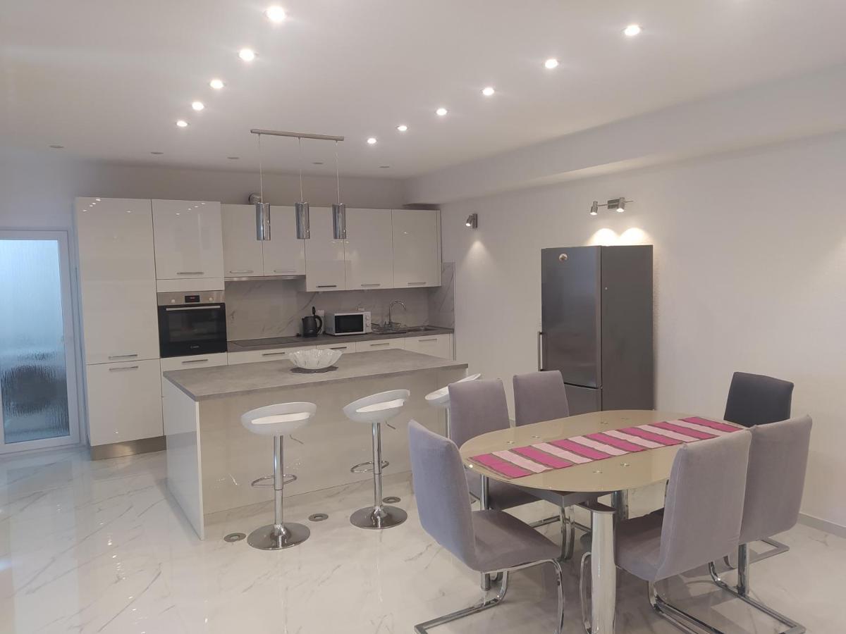 Apartmani Trubi 3 Vodice Esterno foto